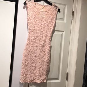 Lace midi dress 👗